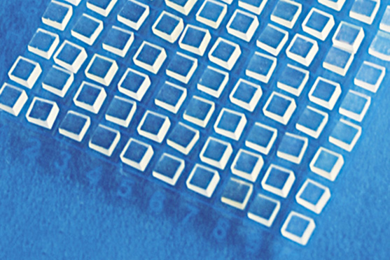 YVO4-wedge plate